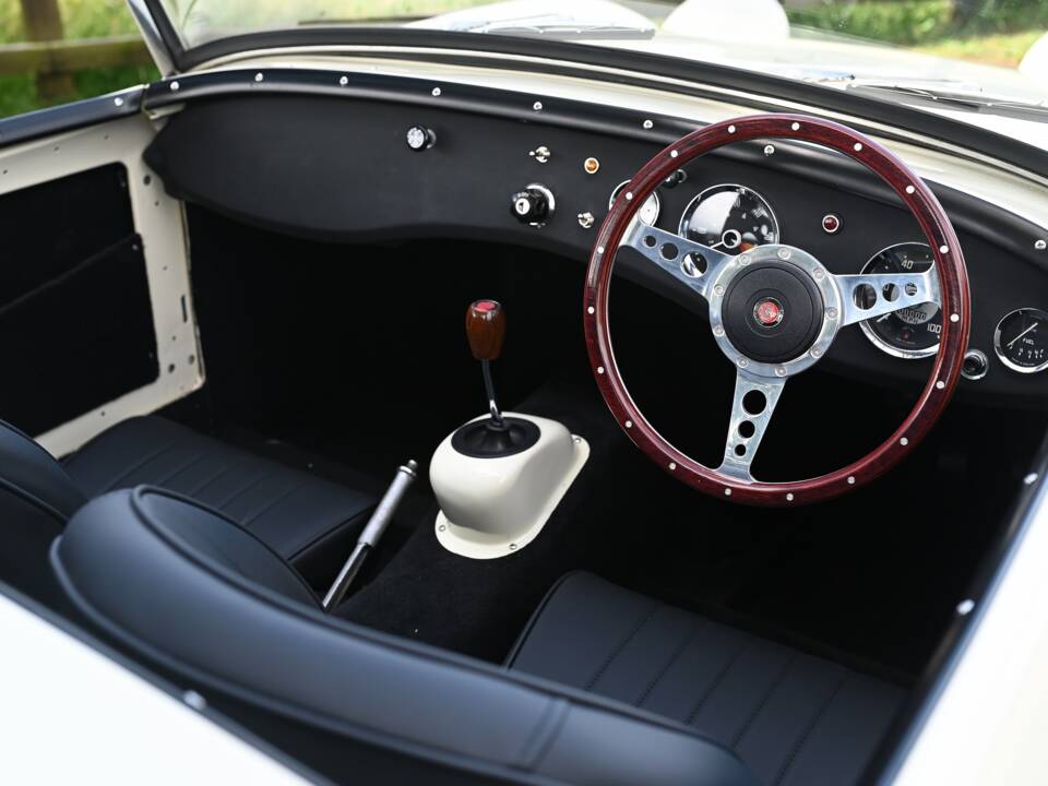 Image 4/20 of Austin-Healey Sprite Mk I (1961)