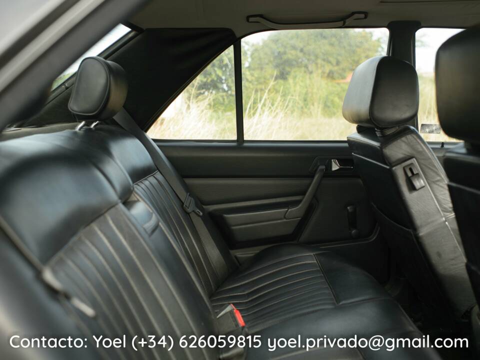 Image 27/41 of Mercedes-Benz 190 E 2.6 (1987)