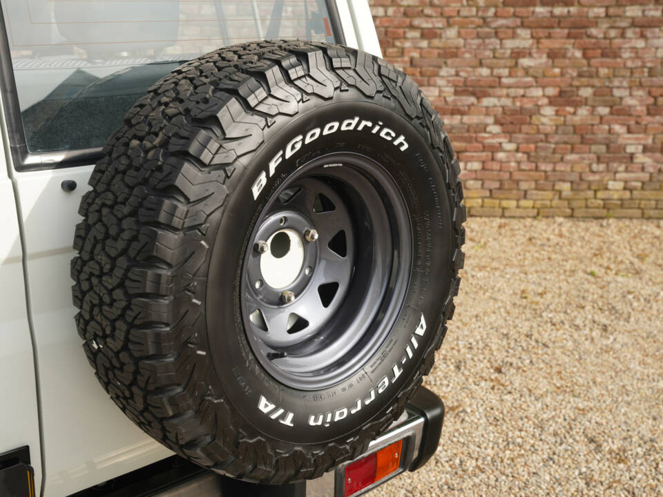 Immagine 11/50 di Toyota Land Cruiser 2.4 LX Turbo (1992)