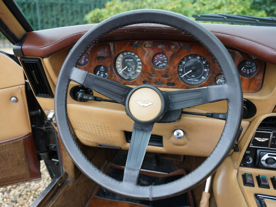 Image 42/50 of Aston Martin V8 Volante (1981)