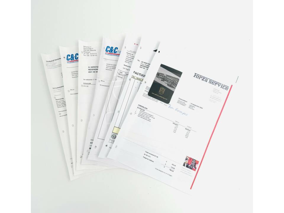 Image 8/50 de Ferrari 365 GT4 2+2 (1974)