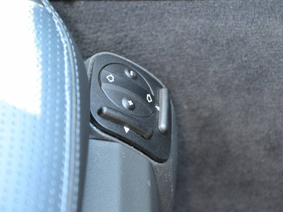 Imagen 21/100 de Mercedes-Benz E 55 AMG (2003)