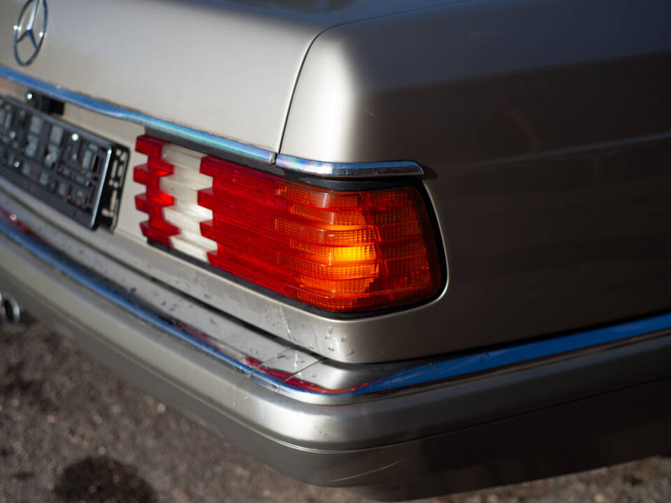 Image 13/95 of Mercedes-Benz 560 SEC (1985)