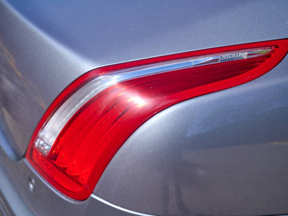 Bild 33/50 von Jaguar XJ 5.0 (2012)