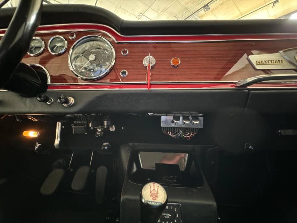 Immagine 22/30 di Maserati 3500 GTI Touring (1962)