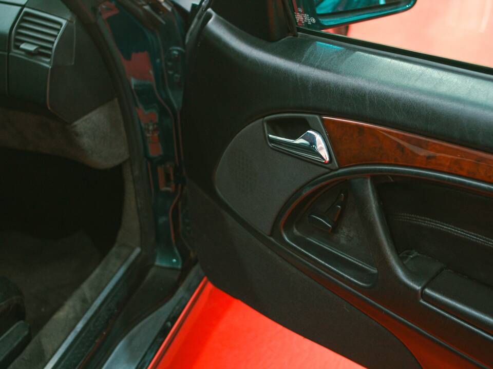 Image 45/50 of Mercedes-Benz SL 320 (1995)