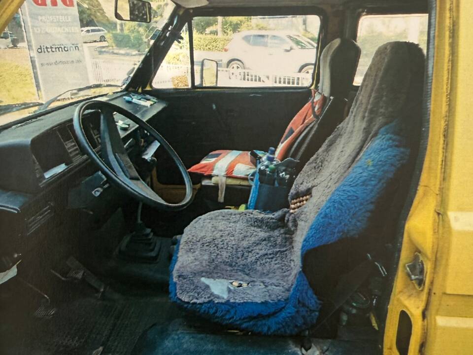 Bild 3/4 von Volkswagen T3 Transporter TD 1.6 (1984)