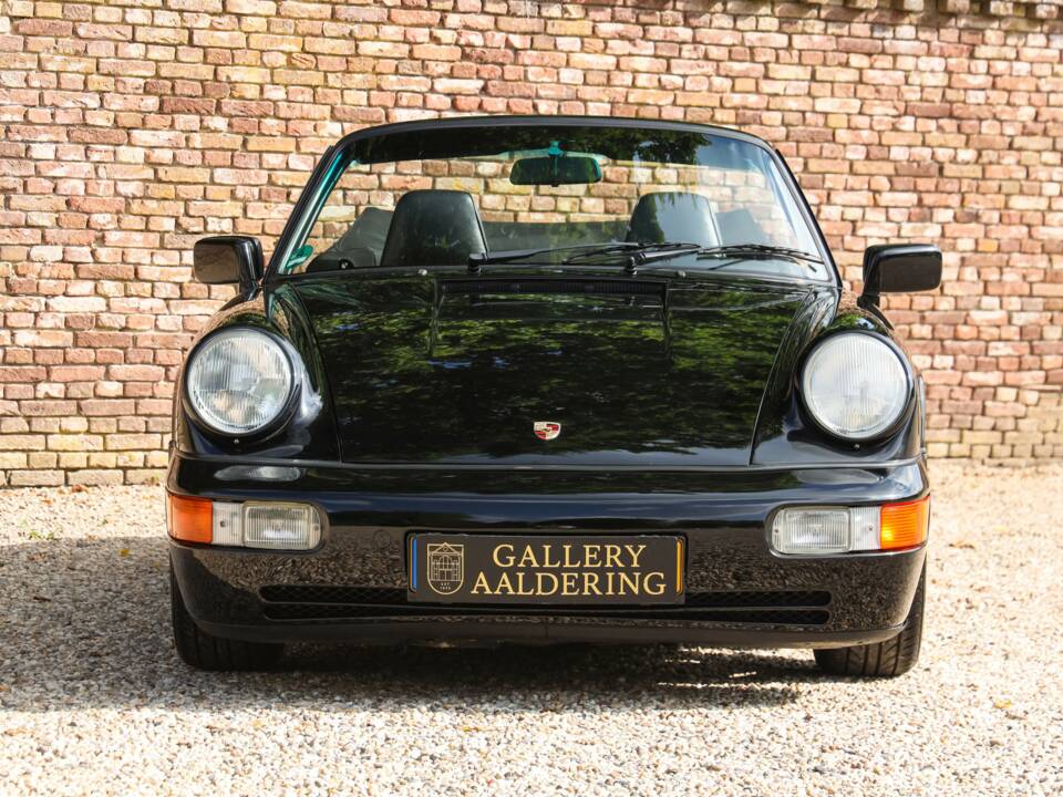 Image 19/50 de Porsche 911 Carrera 2 (1991)