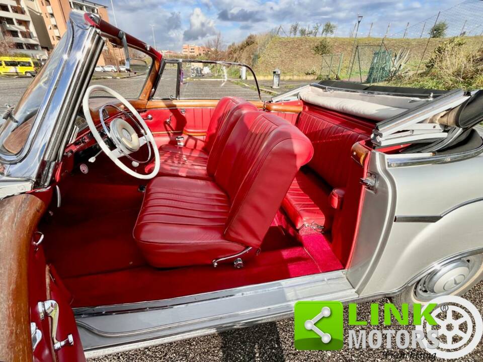 Image 9/10 of Mercedes-Benz 220 SE Cabriolet (1960)