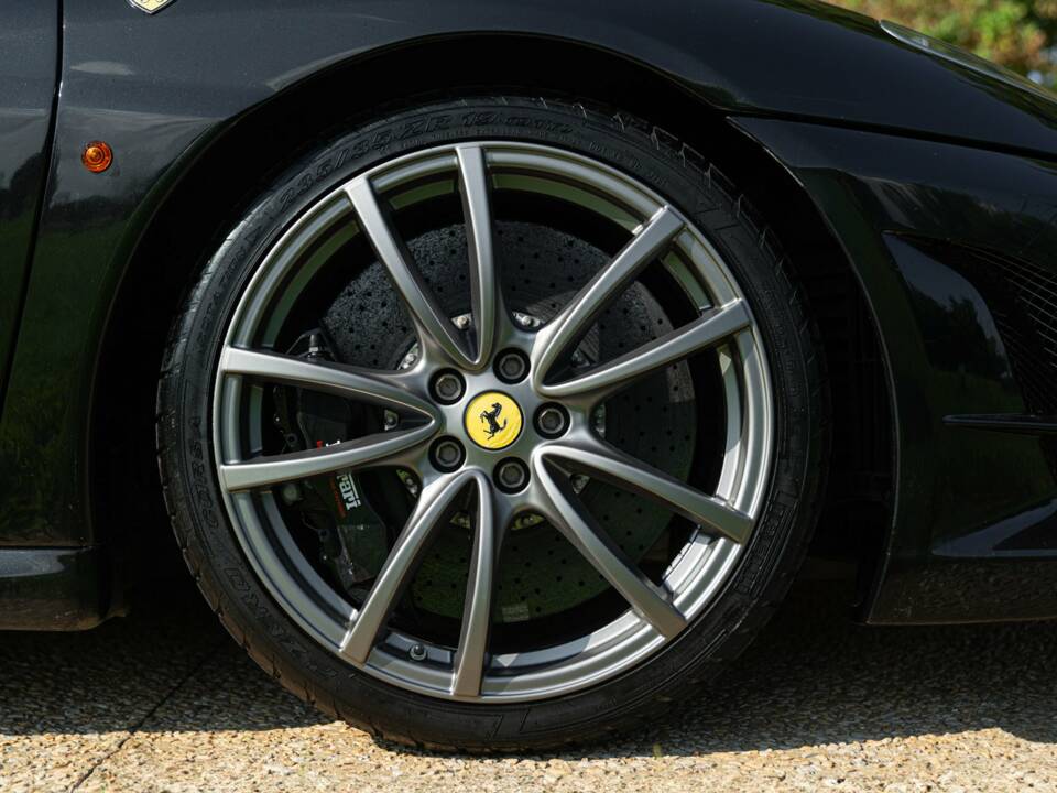 Image 17/50 of Ferrari 430 Scuderia (2008)