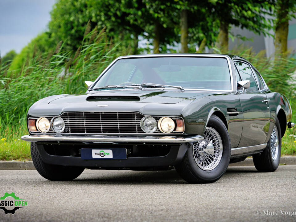 Image 23/50 of Aston Martin DBS (1970)