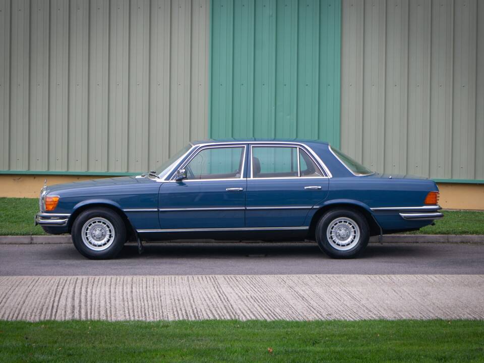 Immagine 3/31 di Mercedes-Benz 280 SE (1980)