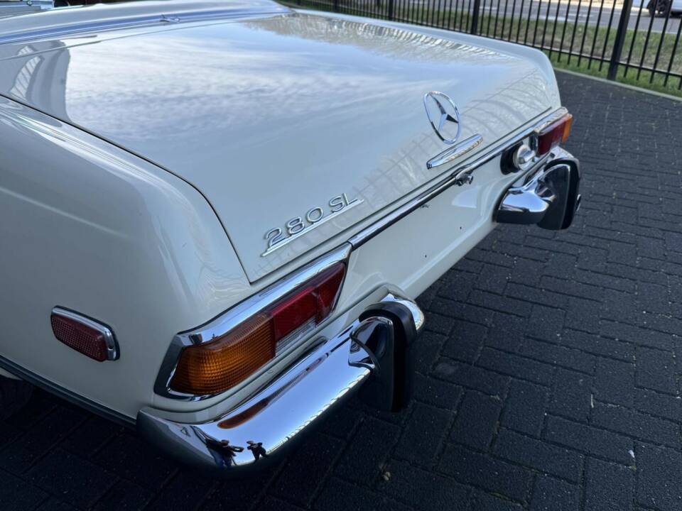 Image 18/48 of Mercedes-Benz 280 SL (1970)