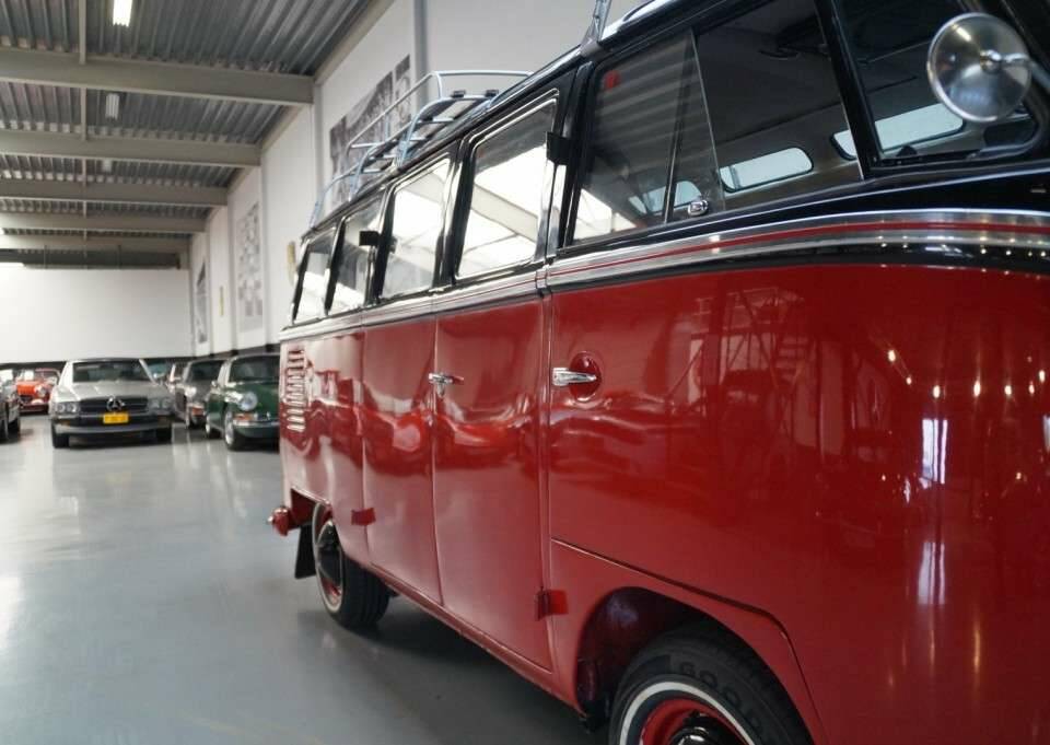 Image 22/50 of Volkswagen T1 Brasil &quot;Samba&quot; (1975)