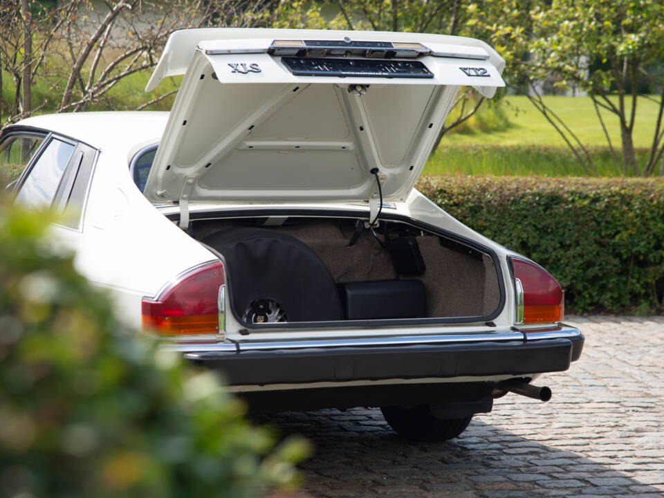 Image 31/39 of Jaguar XJS 5.3 V12 (1989)