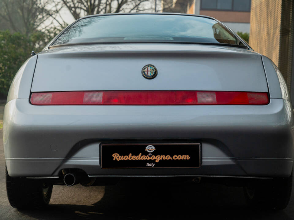 Immagine 9/46 di Alfa Romeo GTV 2.0 JTS (2003)