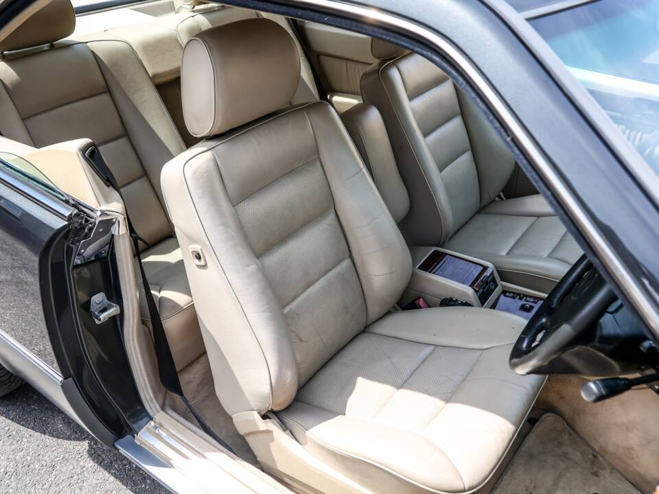 Image 31/37 of Mercedes-Benz E 320 (1995)