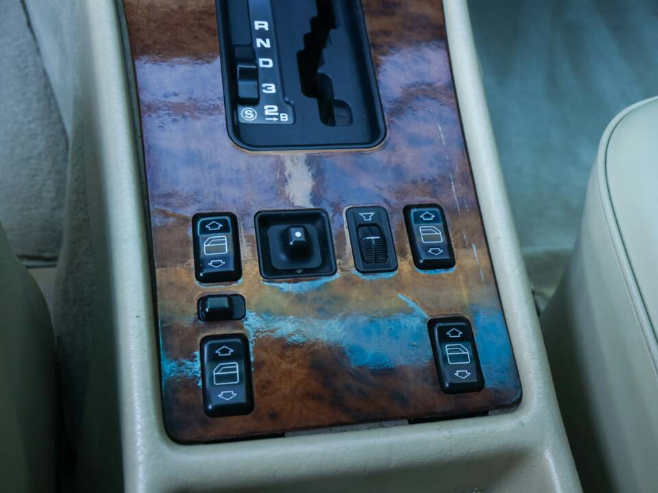 Bild 31/50 von Mercedes-Benz 560 SEC (1987)