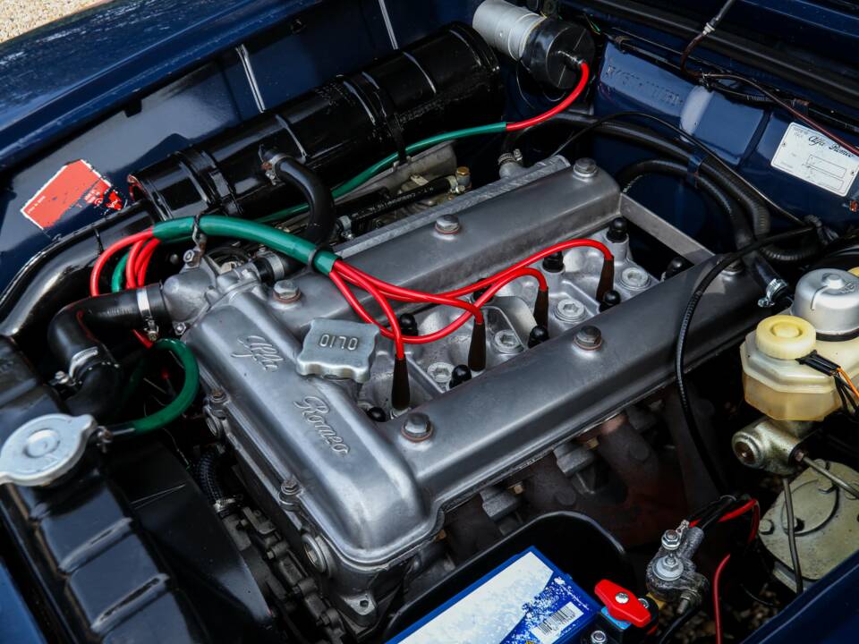 Image 19/50 of Alfa Romeo Giulia Nuova Super 1300 (1975)
