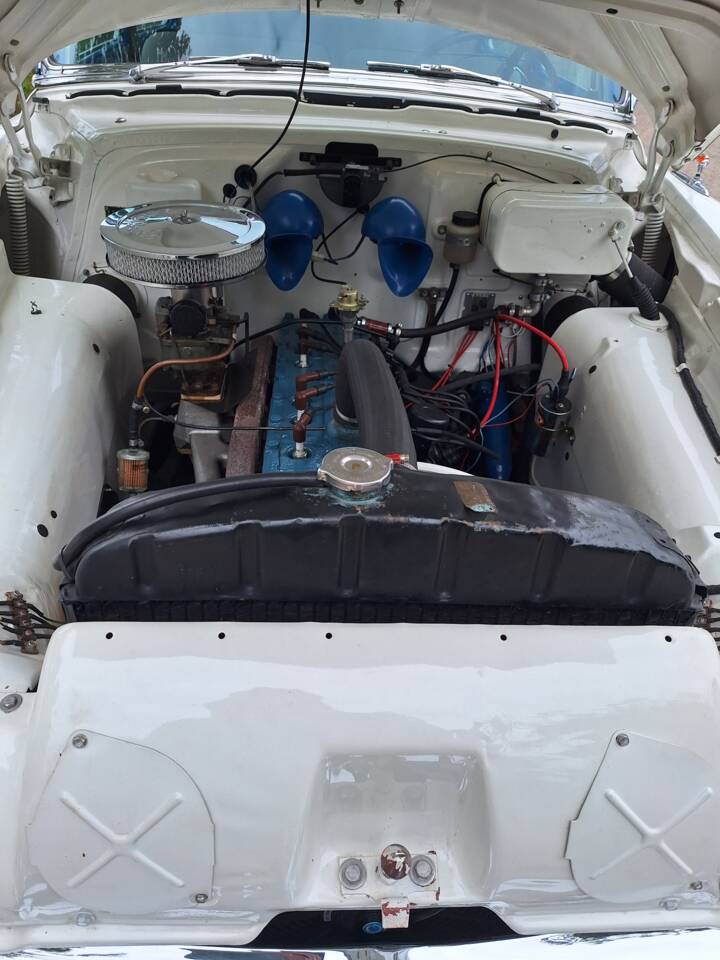 Image 17/17 of Pontiac Chieftain (1953)
