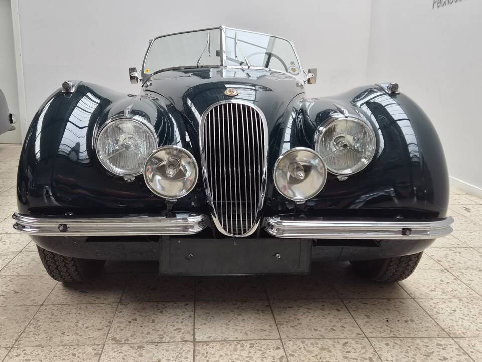 Image 3/20 of Jaguar XK 120 OTS (1952)