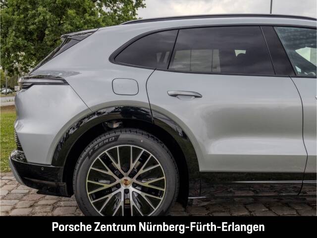 Image 17/50 of Porsche Cayenne S Electric (2026)