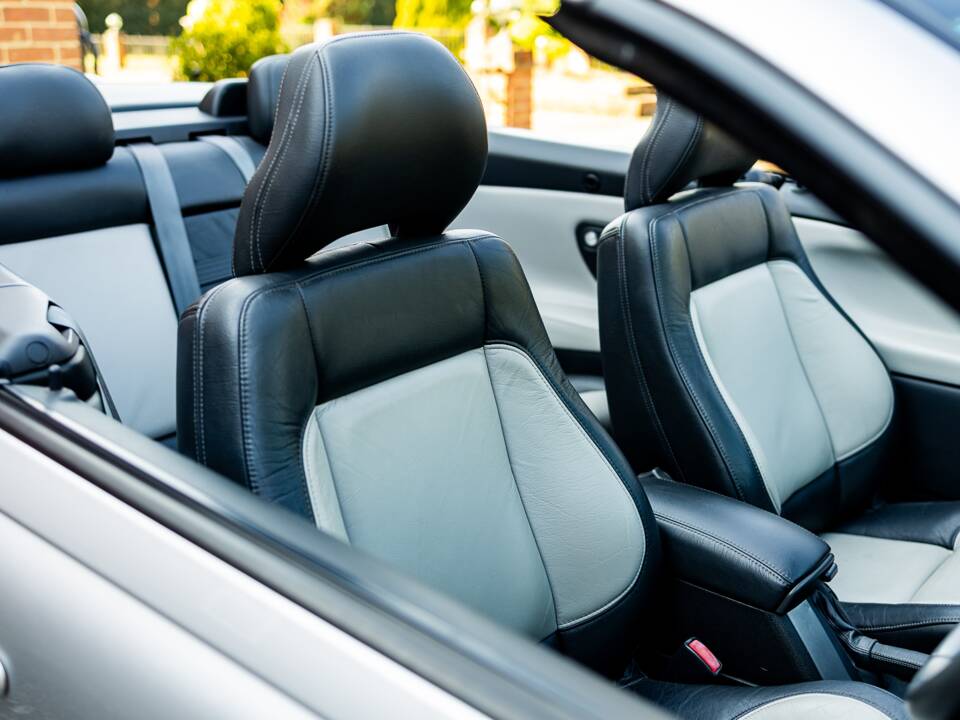 Image 35/48 of Volvo C70 2.0 T (2001)