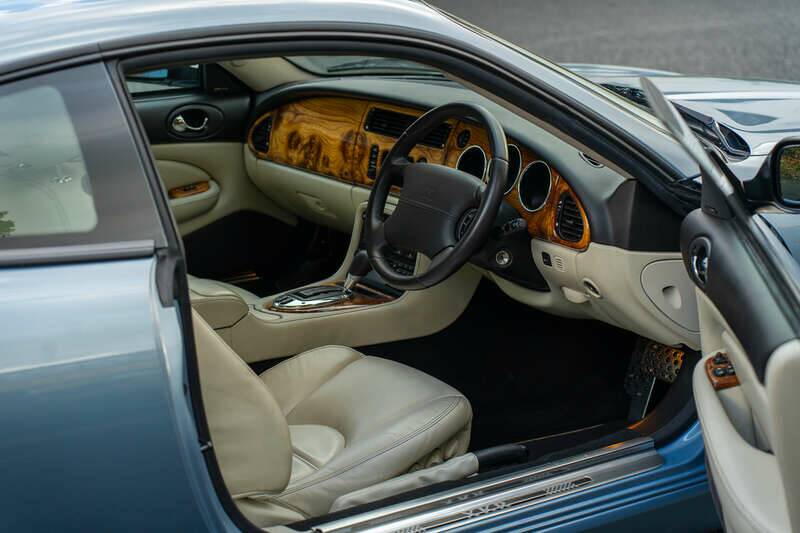 Afbeelding 2/50 van Jaguar XKR (2006)
