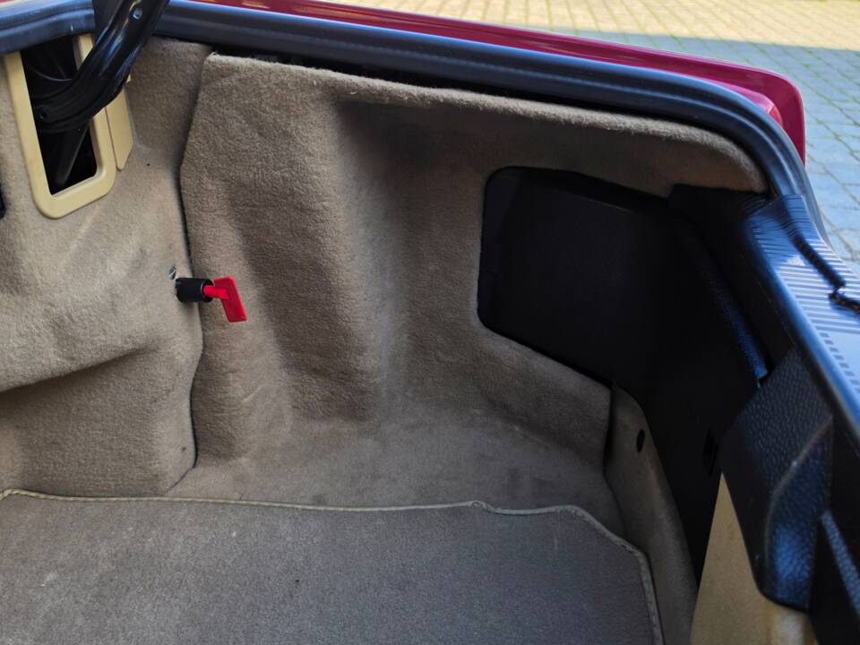 Image 24/100 of Mercedes-Benz 300 SL-24 (1991)