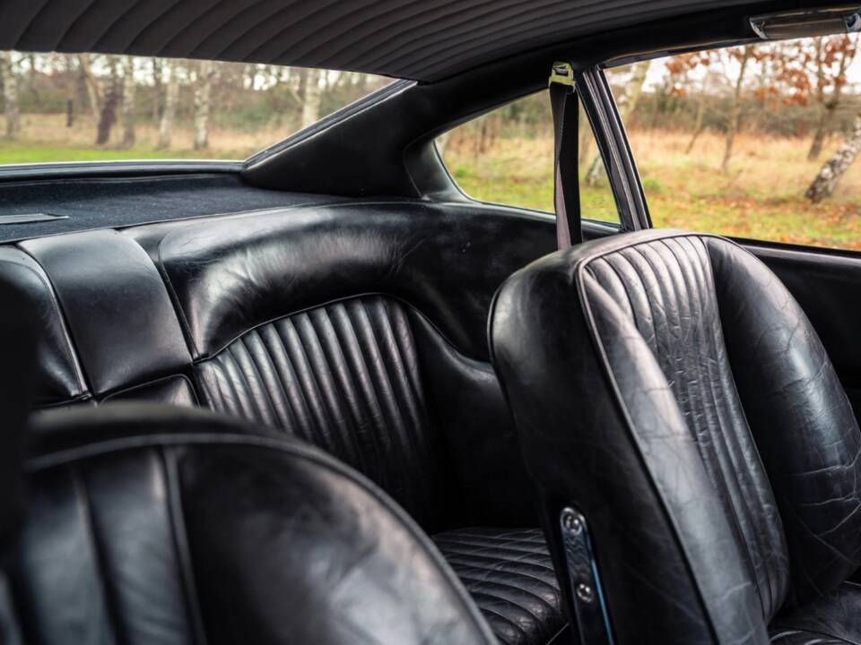 Image 50/63 de Aston Martin DBS (1968)