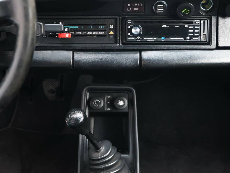 Afbeelding 40/44 van Porsche 911 SC 3.0 (1983)