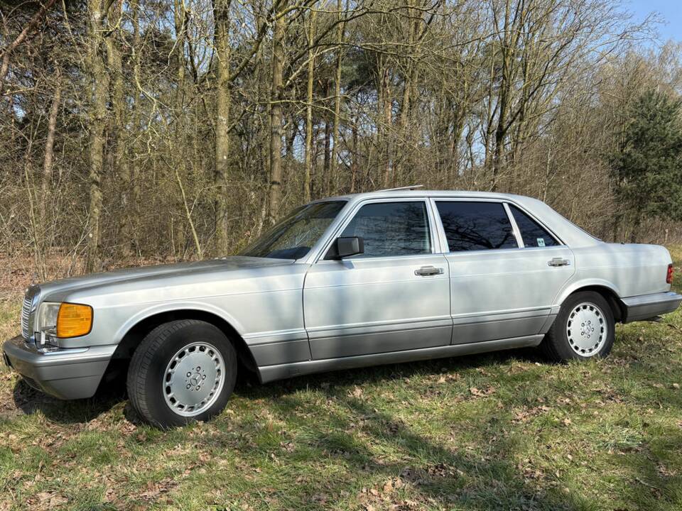 Image 4/8 of Mercedes-Benz 560 SEL (1986)