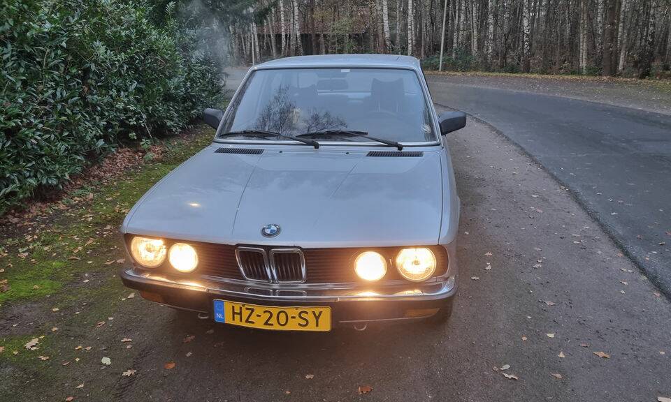 Bild 6/8 von BMW 525i (1982)