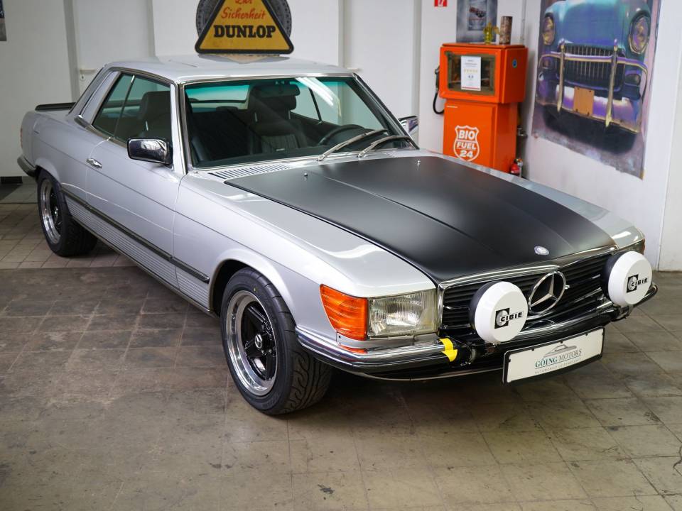 Immagine 2/48 di Mercedes-Benz 450 SLC (1978)