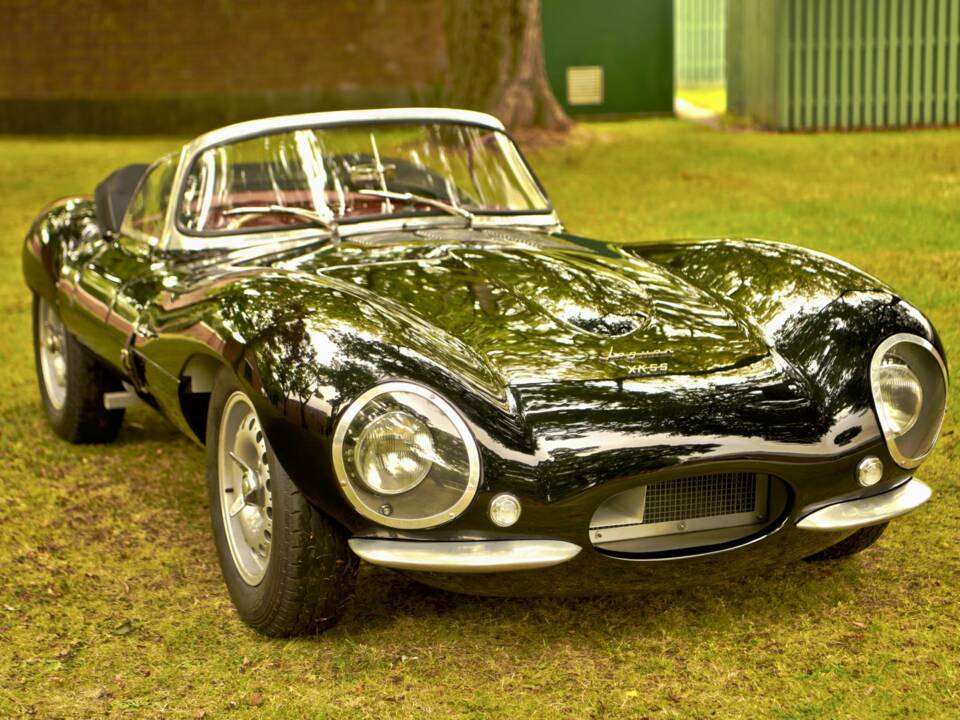Image 3/50 of Jaguar XK-SS (1967)