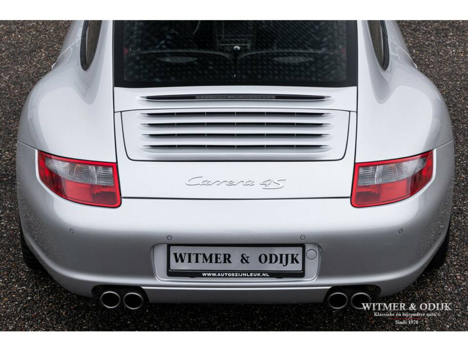 Bild 12/31 von Porsche 911 Carrera 4S (2006)