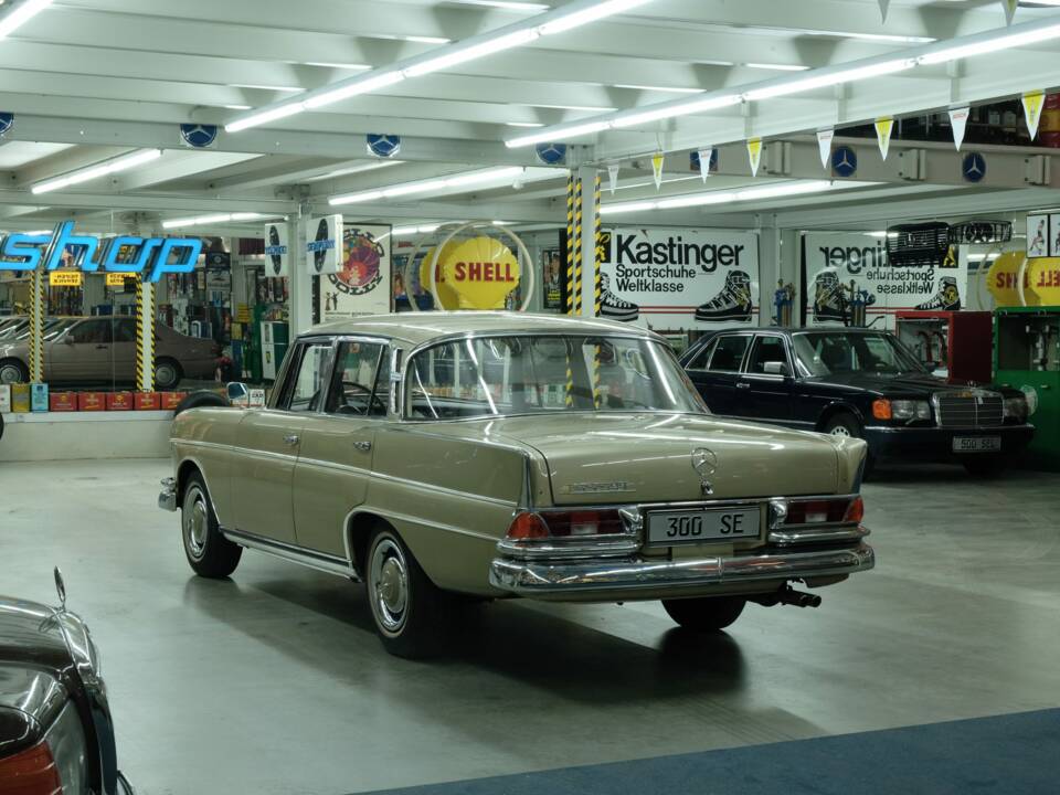 Image 9/50 of Mercedes-Benz 300 SE (1964)
