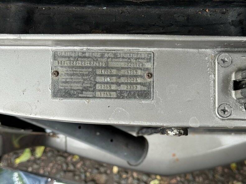 Bild 43/50 von Mercedes-Benz 220 SE b (1966)