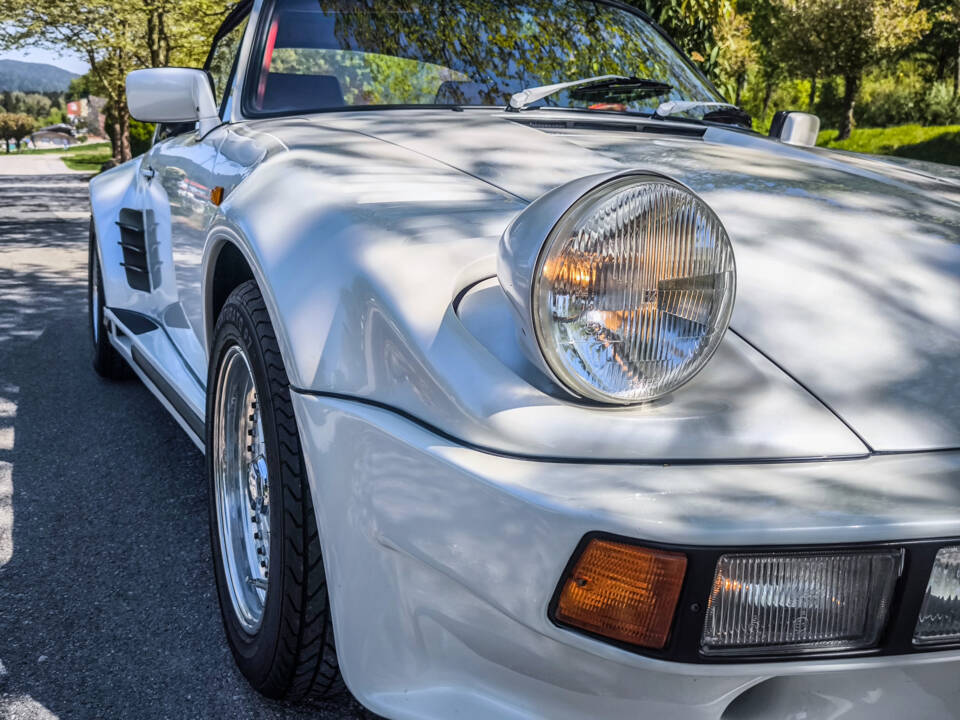 Image 26/36 of Porsche 911 Carrera 3.2 (1985)