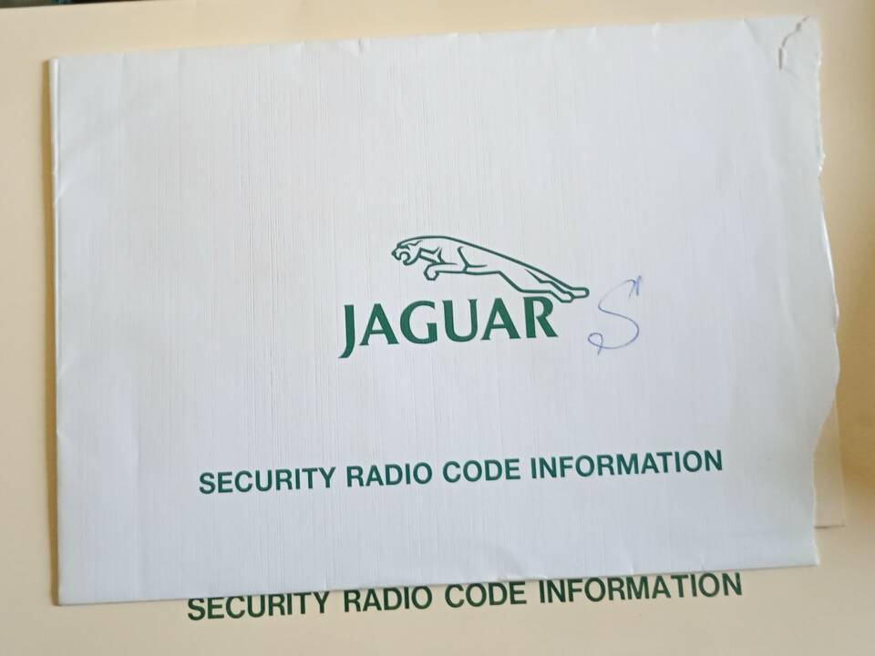 Immagine 32/39 di Jaguar XK8 4.0 (1998)