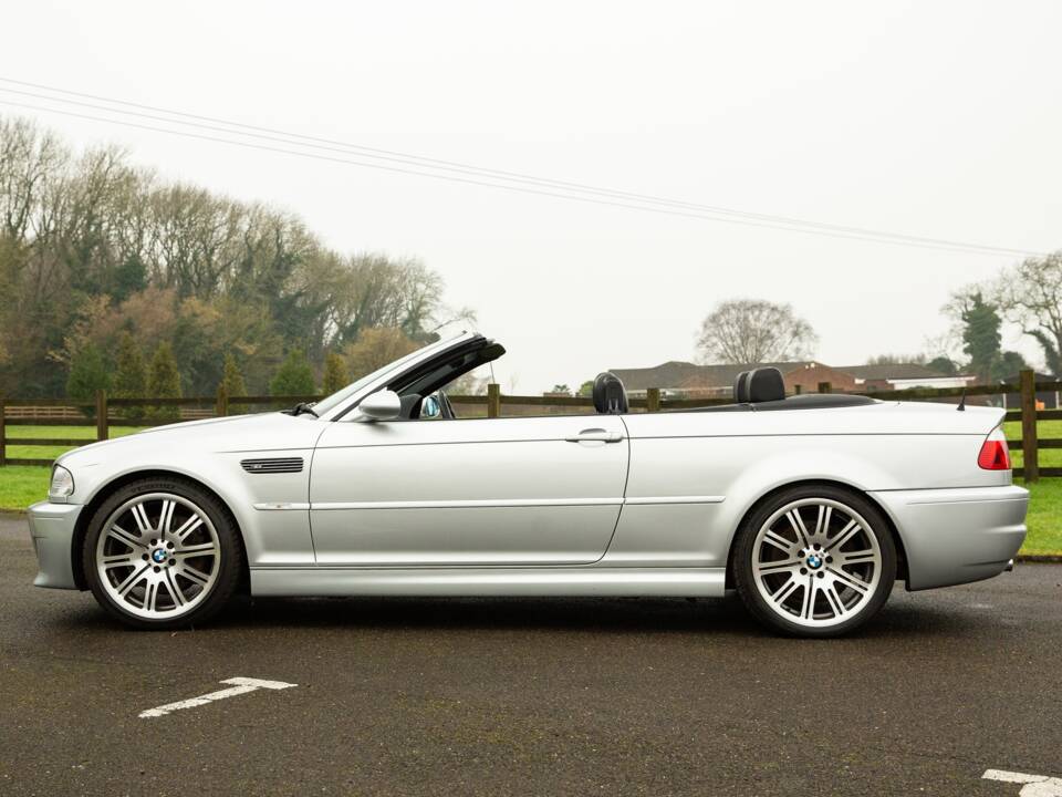 Image 2/50 of BMW M3 (2005)