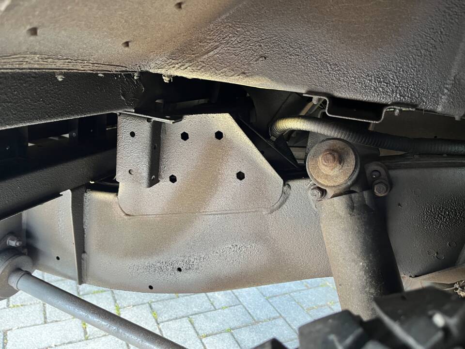 Image 11/93 of Land Rover Defender 110 (2014)