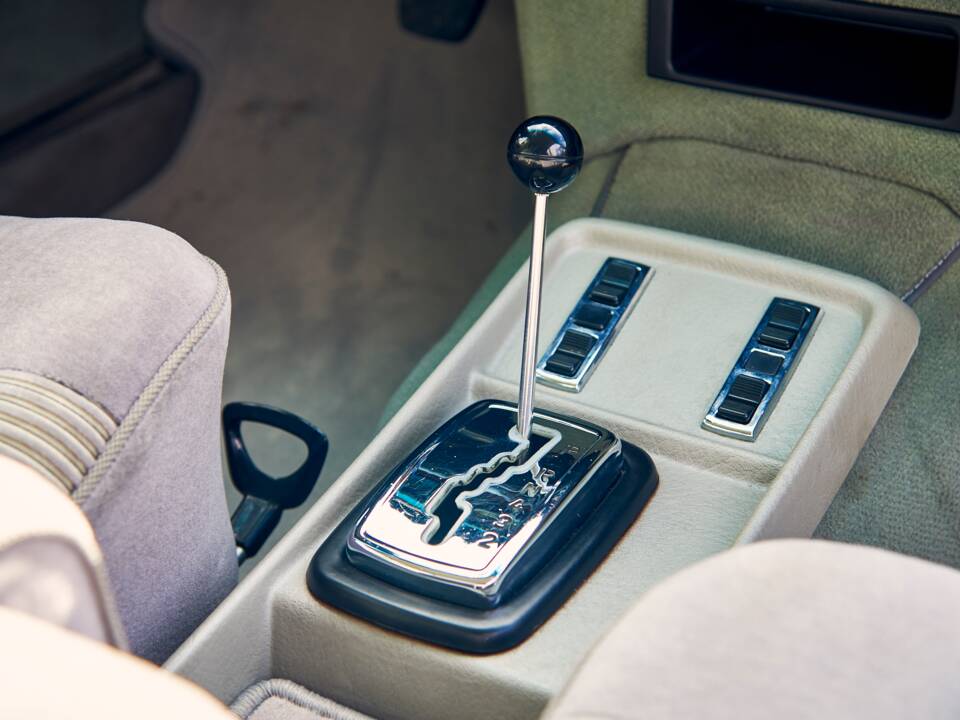 Image 21/38 of Mercedes-Benz 300 SEL 6.3 (1970)