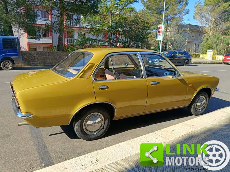 Image 4/10 of Opel Kadett 1,0 (1974)