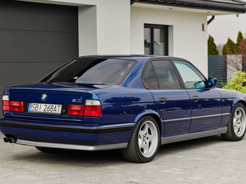Afbeelding 23/52 van BMW M5 (1992)