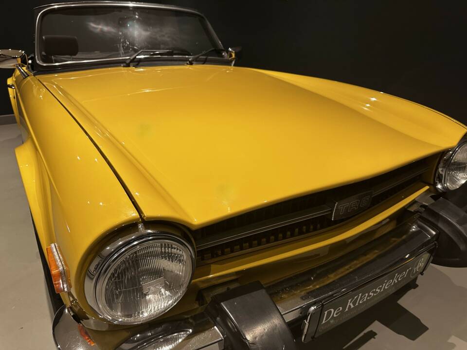 Image 14/70 of Triumph TR 6 PI (1976)