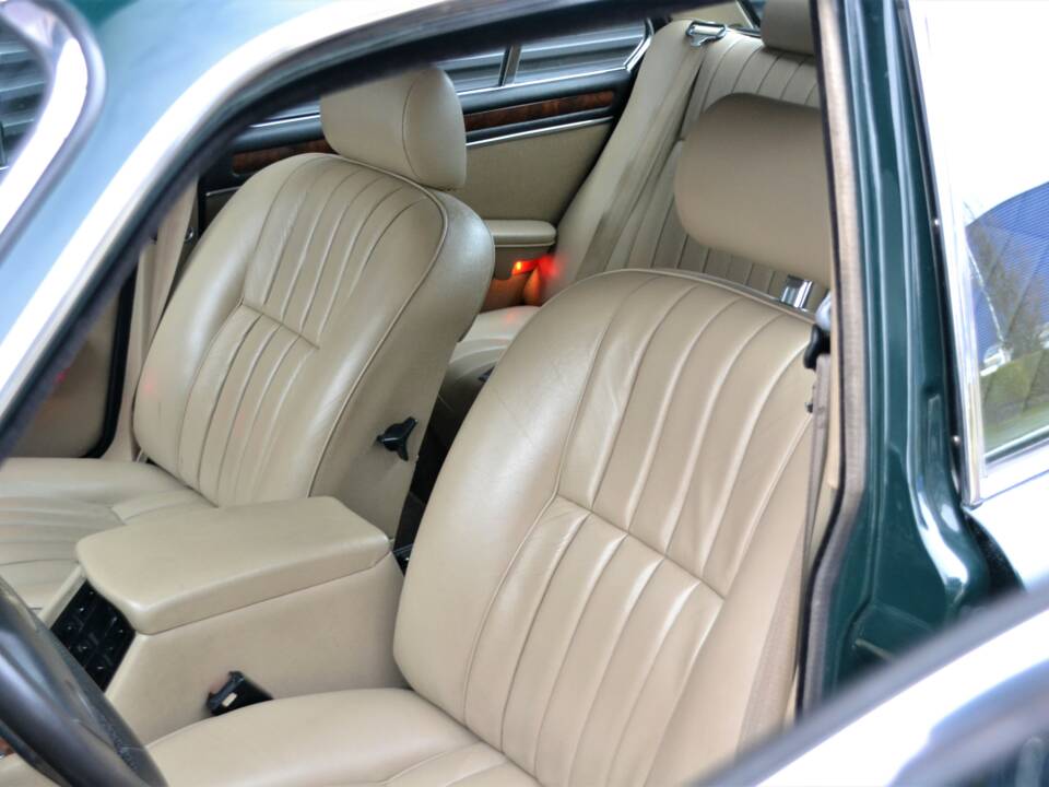 Image 27/29 de Jaguar XJ 12 (1992)