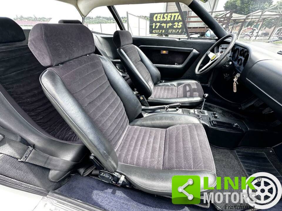 Bild 8/10 von Ferrari Dino 308 GT4 (1974)