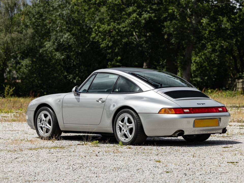 Image 24/46 de Porsche 911 Targa (1997)