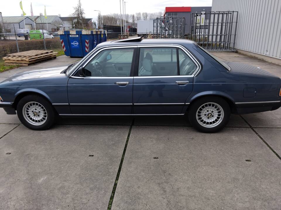 Bild 9/113 von BMW 735i (1986)